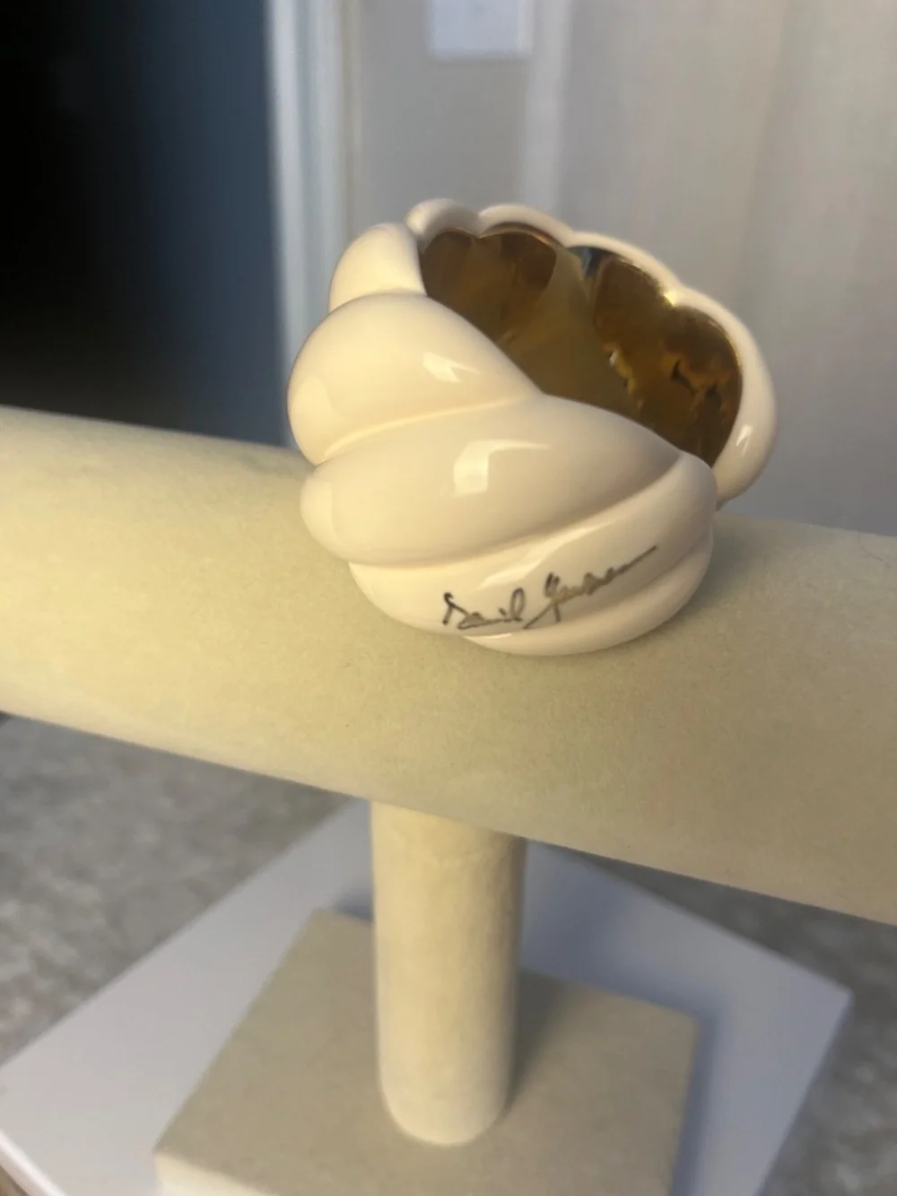 David Yurman Sculpted Cable Resin Bracelet Cuff -  Ivory-colored - Picture 15 of 16